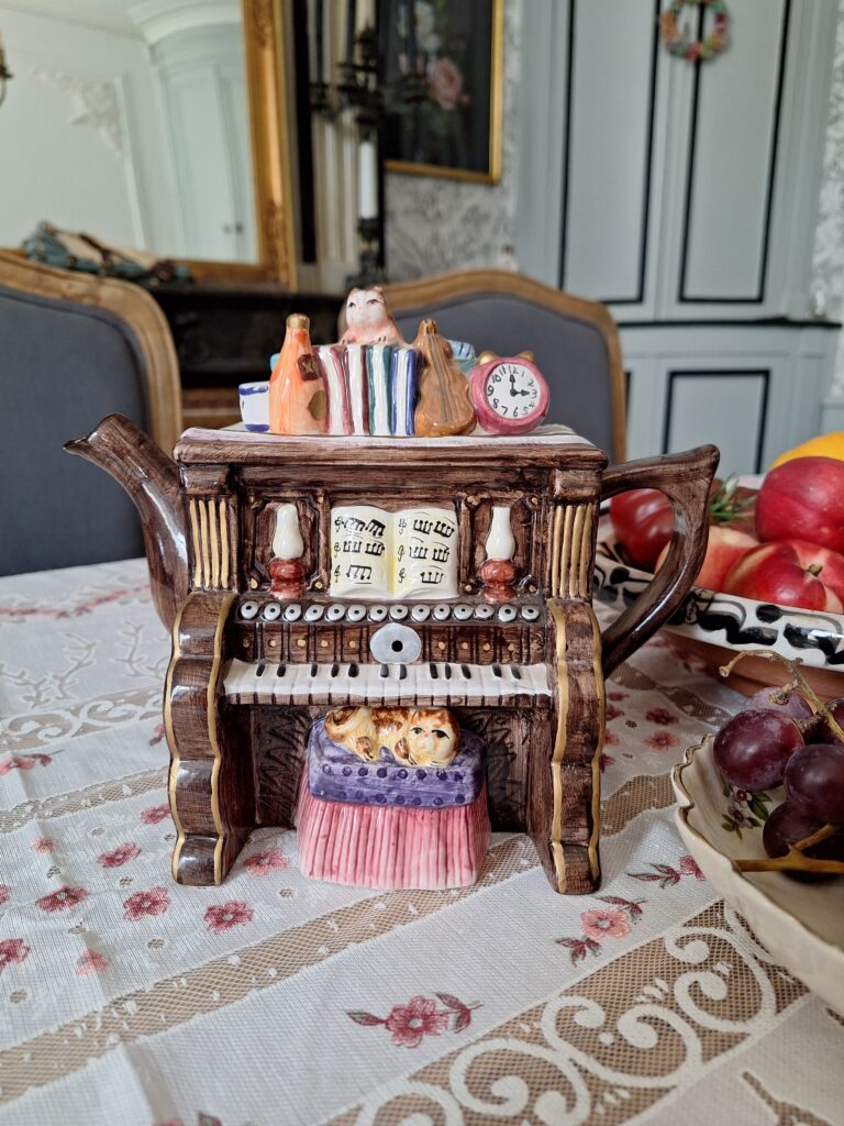 NIEUW: Theepotje in pianovorm