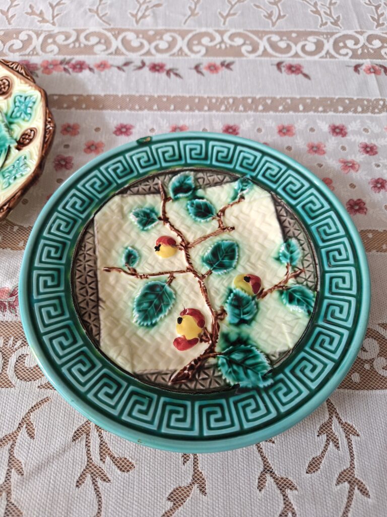 Nieuw: Barbotine (gebaks)bordje, appelboom